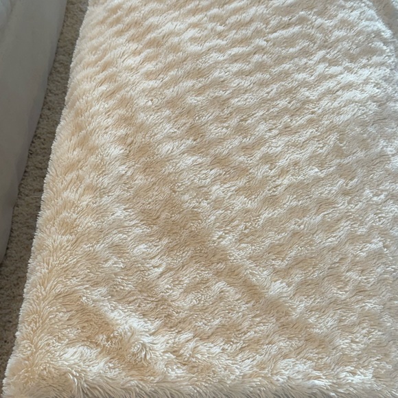 Super soft and luxurious Throw 50x70 - Picture 6 of 8
